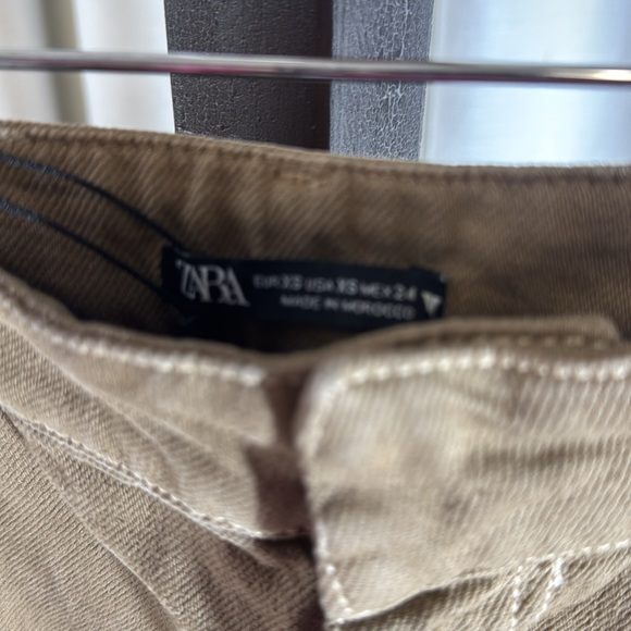 Mid-rise pants with side pockets and leg and back patch pockets Size XS - Picture 10 of 12